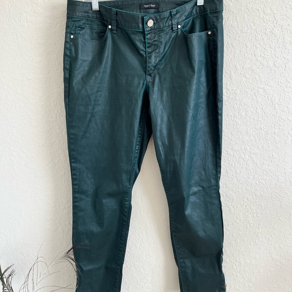 White House Black Market Skimmer size 12